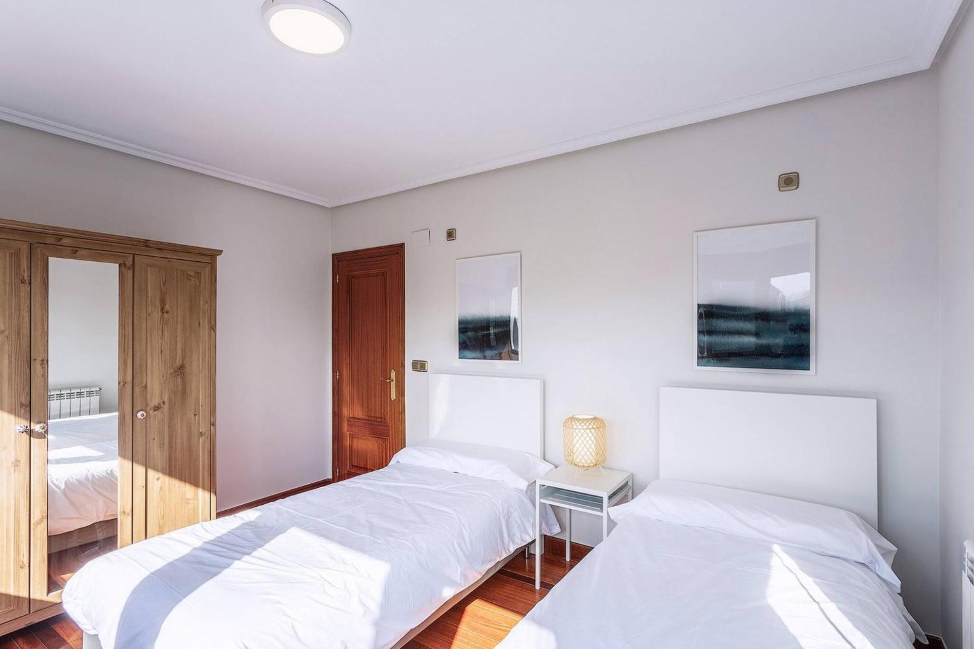 Earra - Casa Damatxo, Terraza, 1 Minuto A La Playa, Zona Tranquila Appartement Zarautz Buitenkant foto
